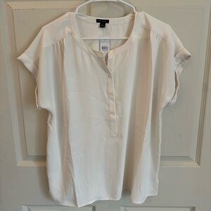 NWT Ann Taylor buttoned blouse.